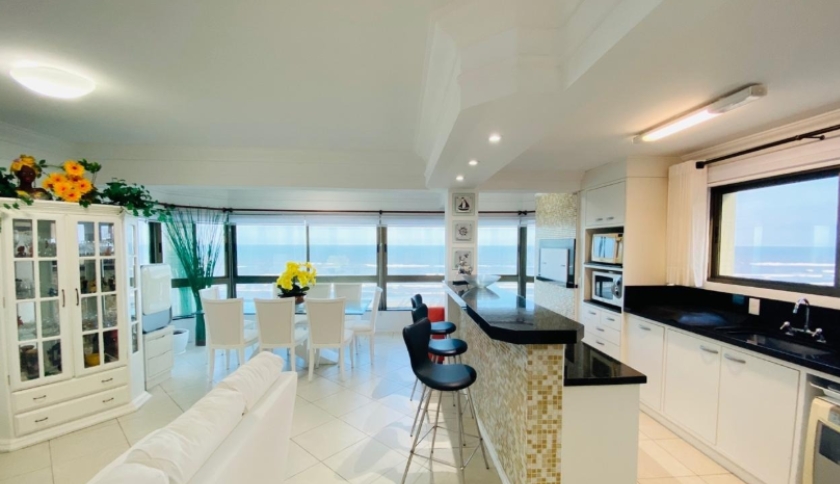 Apartamento com vista para o mar
