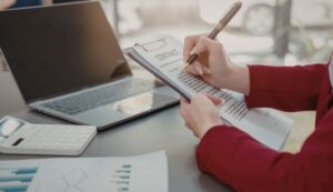 Matrícula do imóvel: como ler e identificar riscos antes de comprar