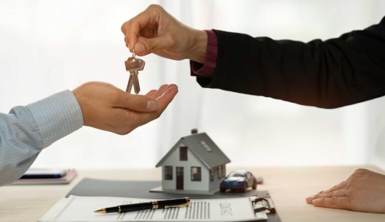 Comprar imóvel com CPF ou PJ: quando faz sentido (imposto, proteção patrimonial e locação)